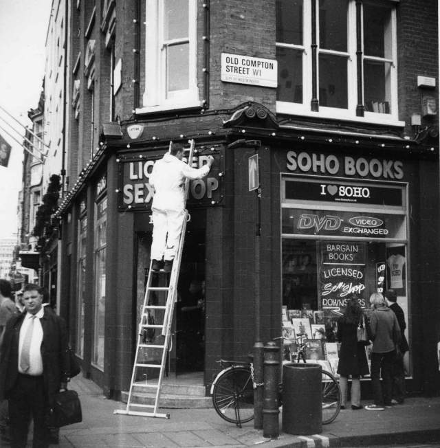 soho-up-a-ladder-sex-shop-old-compton-street-corner-deans-st-2007